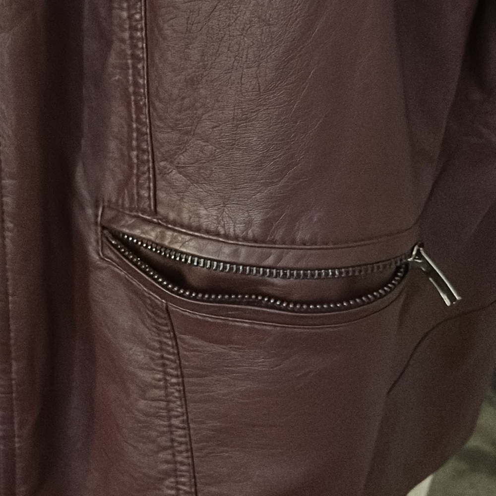 Leather jacket - Picture 4 of 6